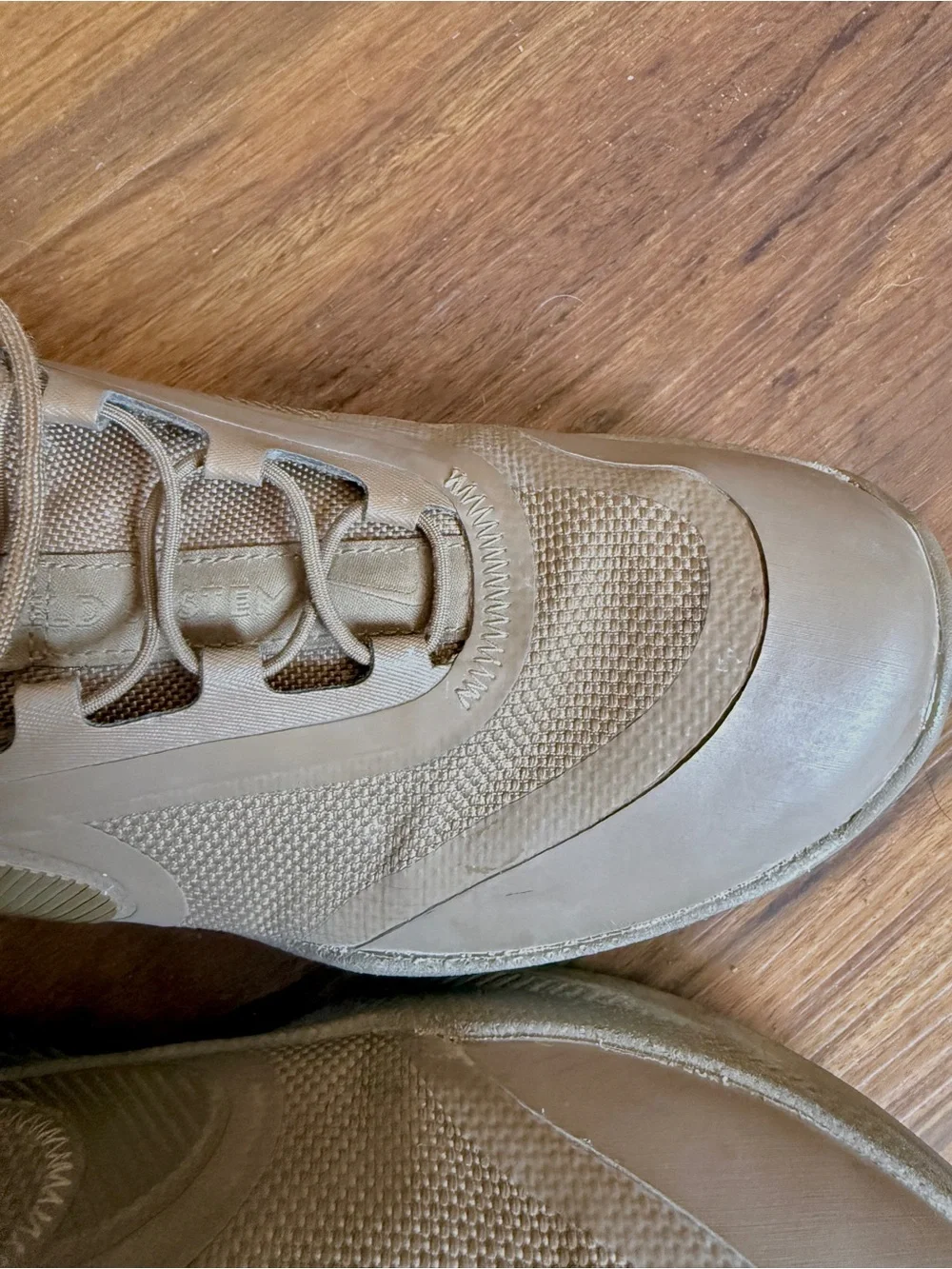 Nike sturdy mid